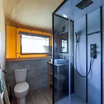 Safari For 6 People With Veranda Near The Ijsselmeer Luxuszelt Andijk