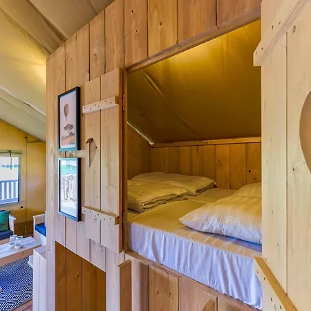 Luxury tent Glamping Tent With Kitchen And Bathroom, On A On The Ijsselmeer Andijk