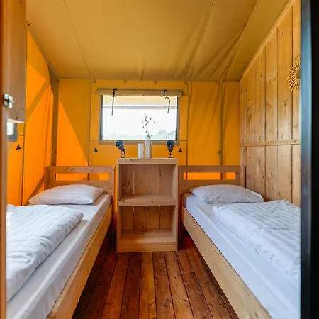 Luxuszelt Safari For 6 People With Veranda Near The Ijsselmeer